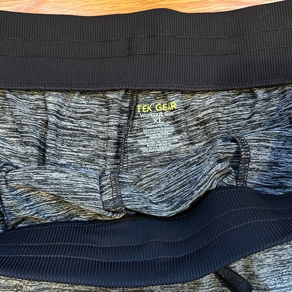 Set of 2 Workout Shorts - Picture 8 of 11